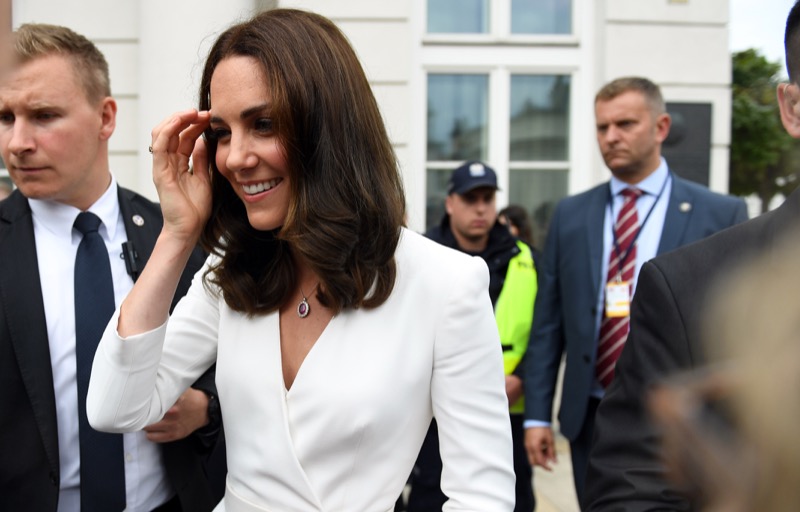 Ouch! Kate Middleton Dissed For Frumpy Old-Fashioned Style